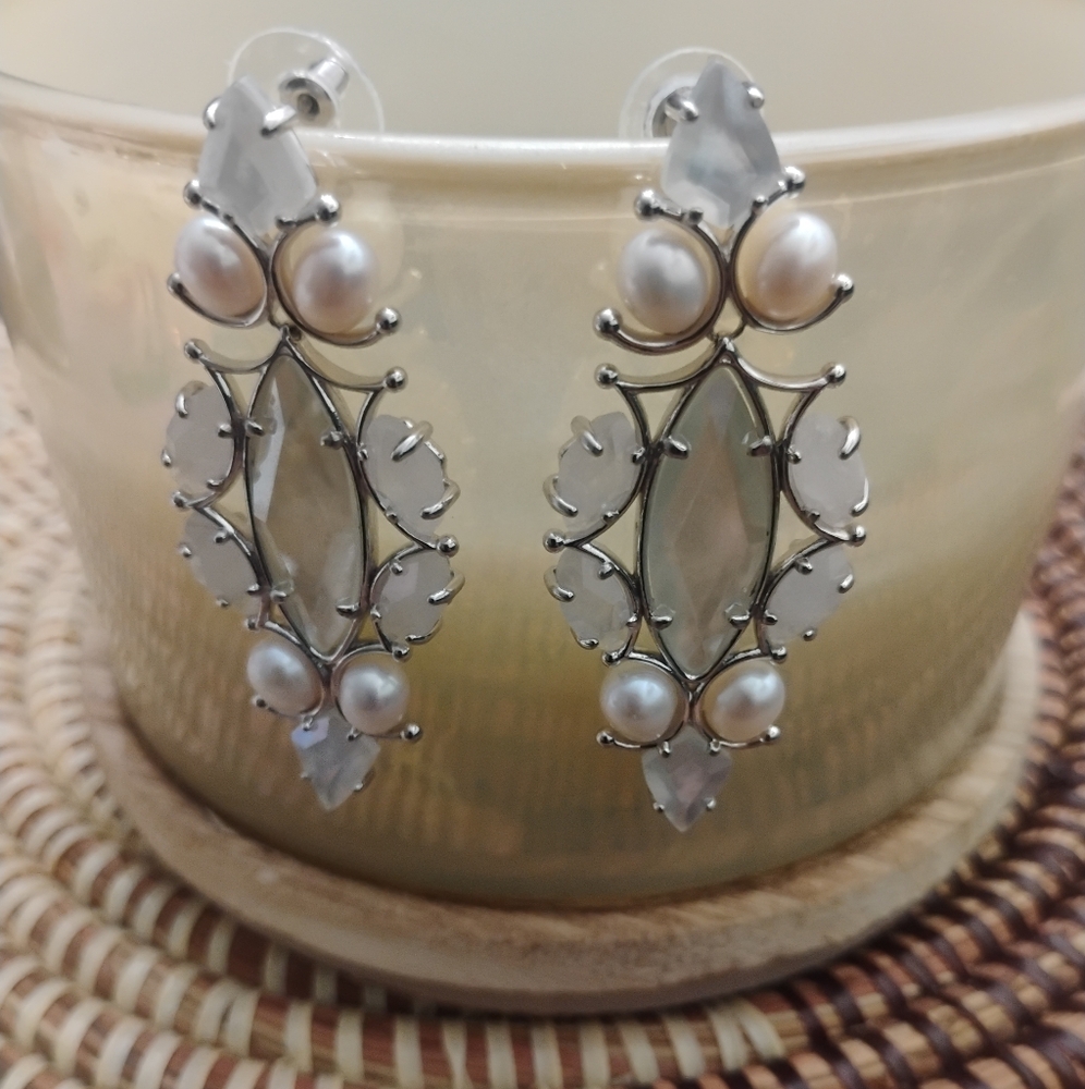 Kendra Scott Genevieve Statement Earrings in Silver and Ivory Pearl NWT - Picture 5 of 10